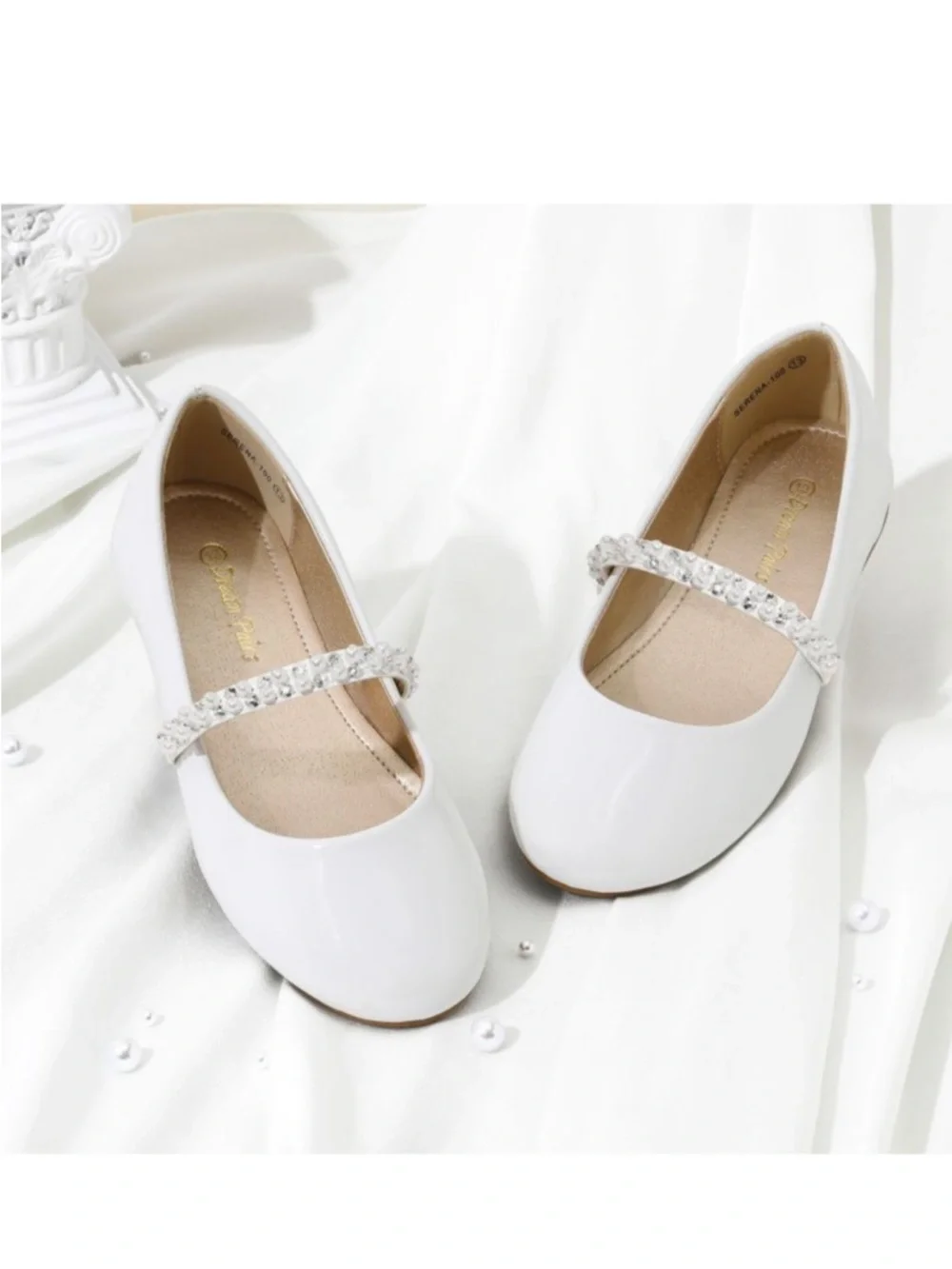 NIB DREAM PAIRS White Patent Leather Girls Mary Jane with Beaded Strap